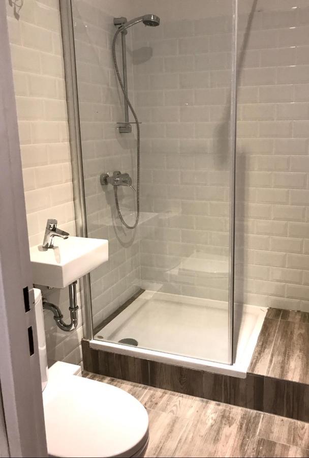 Designer Central Apartment With Terrace & Free Parking Berlin Bagian luar foto